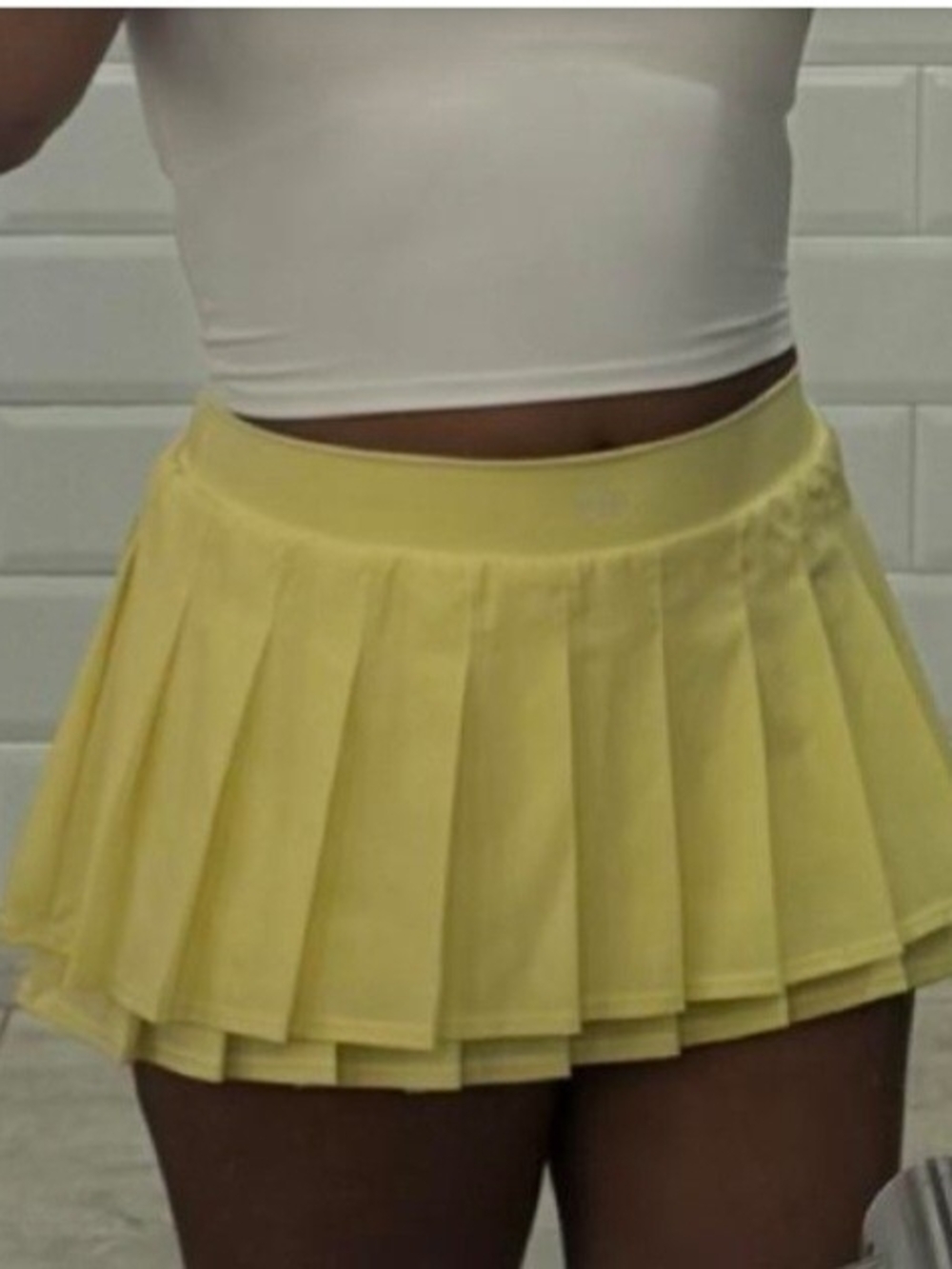 ALO Yoga Double Or Nothing  Pleated Mini Tennis Skirt Sunshine Small Like New - Picture 6 of 8